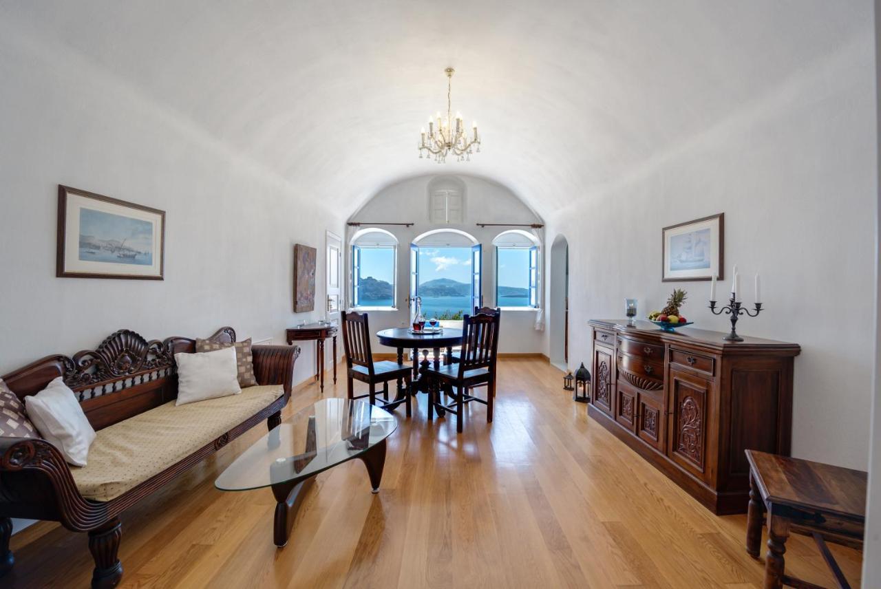 Chelidonia Luxury Suites Oia  Bagian luar foto